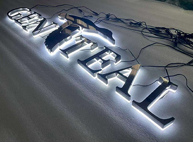¿Qué son las letras corpóreas iluminadas?